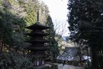 室生寺の五重塔と本堂の屋根